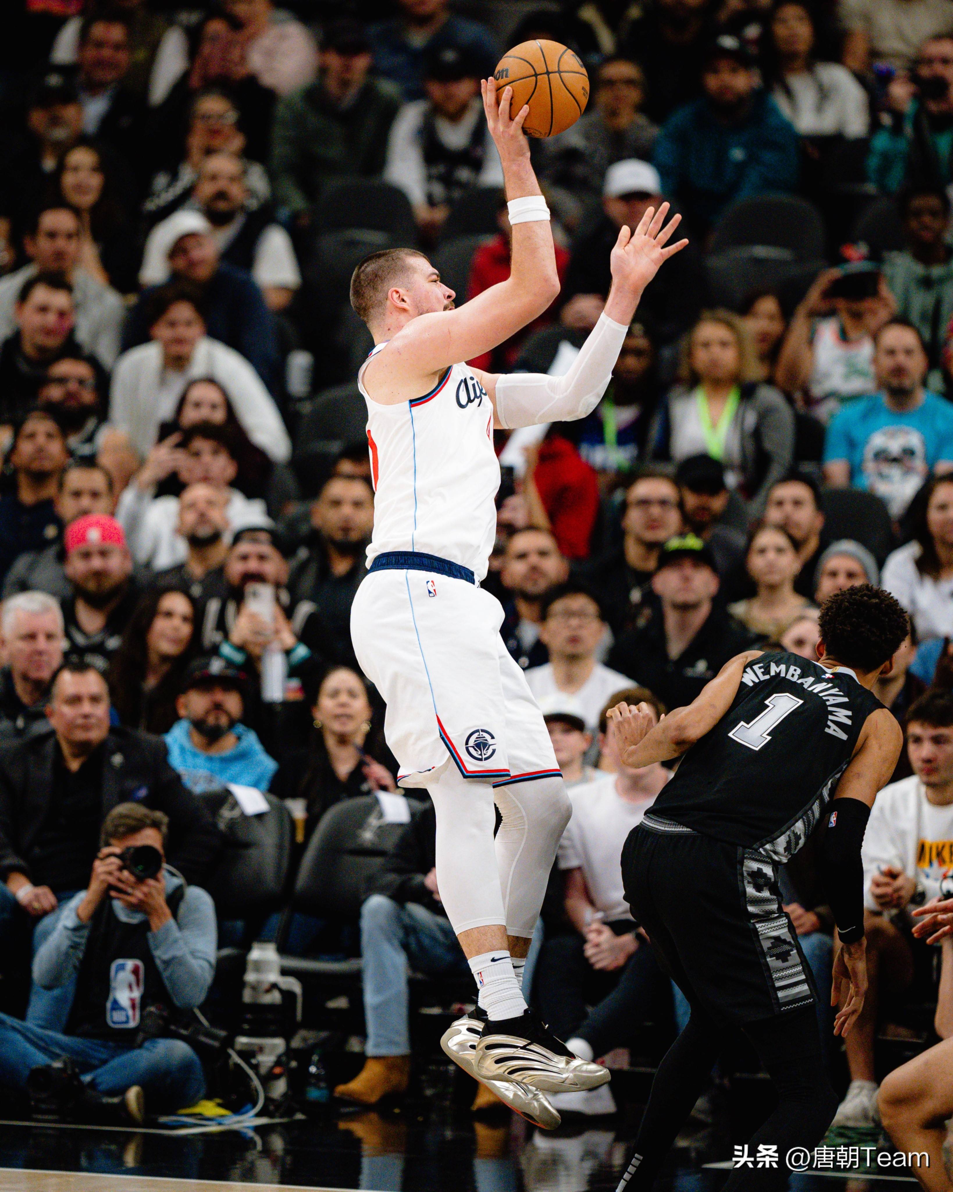 新球体育网站包含洛杉矶快船迎中超关键赛，今晚迎来里程碑，话题不断，轮换策略成焦点的词条