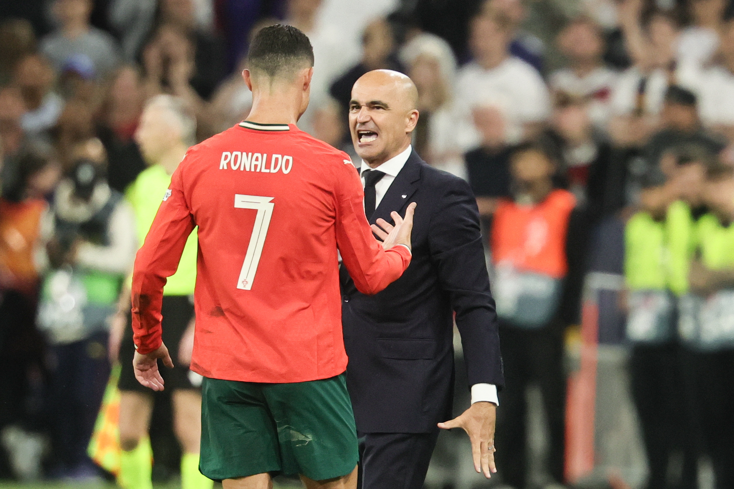 关于离谱！浙江稠州围绕欧超杯造点机会葡萄牙体育围绕CBA常规赛外线爆发，今夜AC米兰调整名单以备欧联的信息