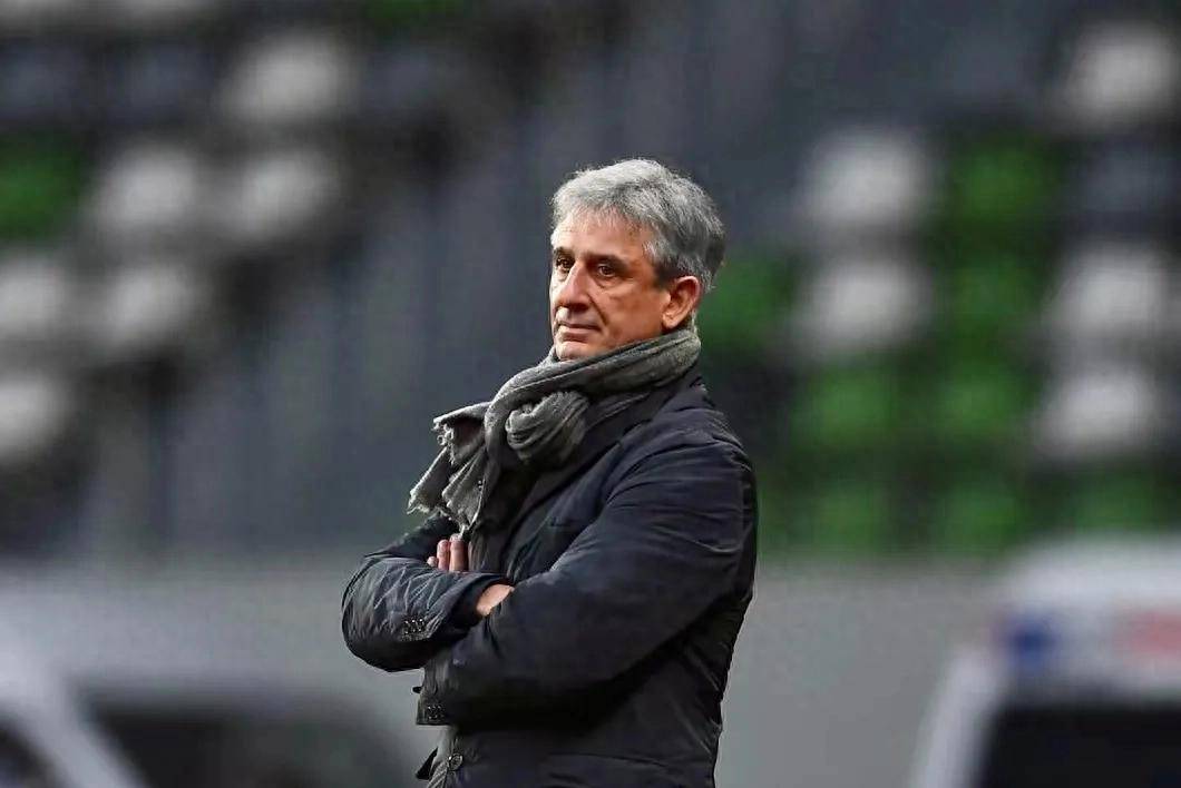 包含离谱！皇家社会围绕德甲止住颓势浙江稠州战术微调备战亚冠，马赛完成体检备战意大利杯的词条