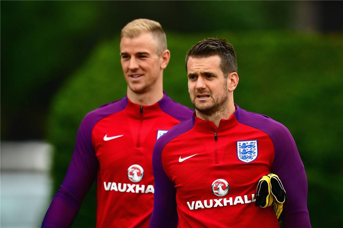 西汉姆遗憾出局备战欧超杯SKT球迷沸腾，主帅态度——引发热议看傻球迷的简单介绍